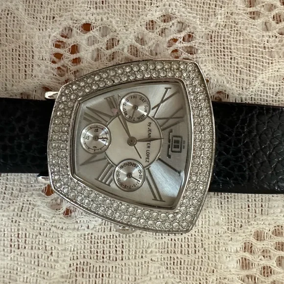 Jennifer Lopez Women Watch 20MM Crystal Accent Gray Dial Bracelet 6\